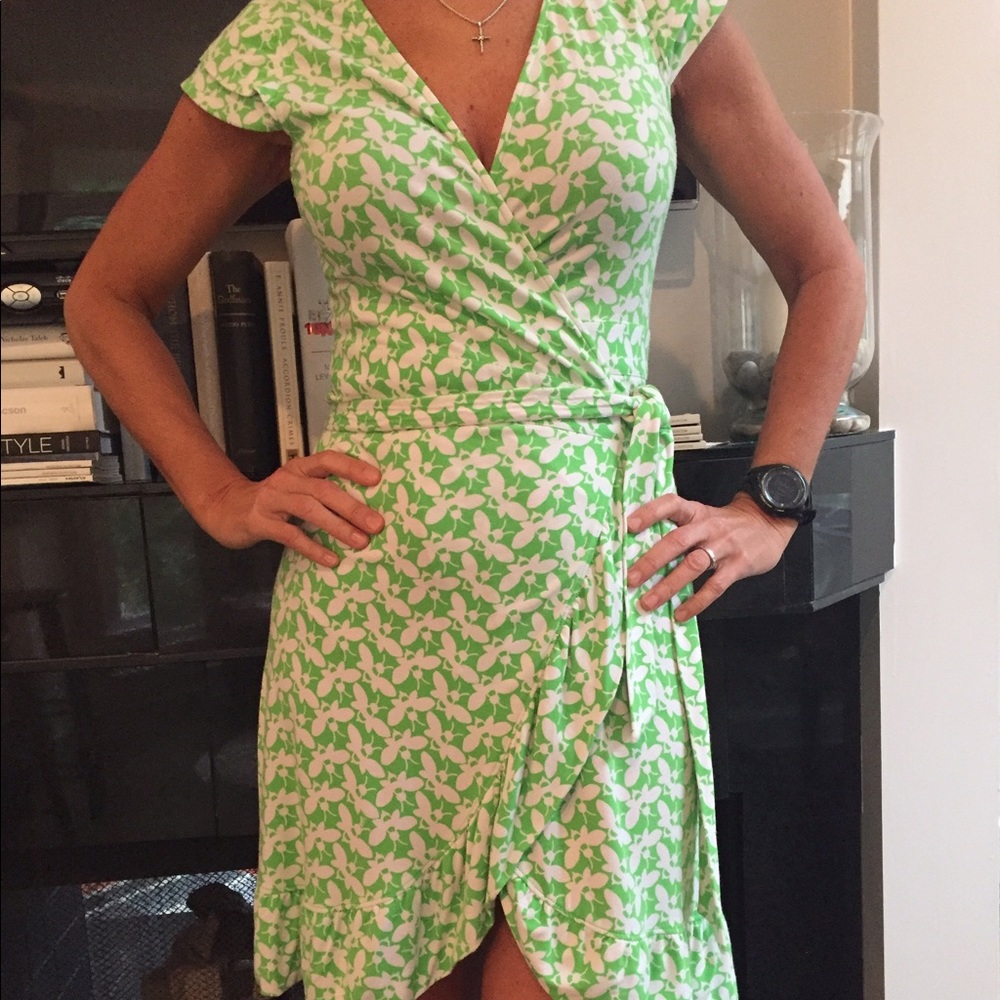 Lily Pulitzer wrap dress shirt sleeve