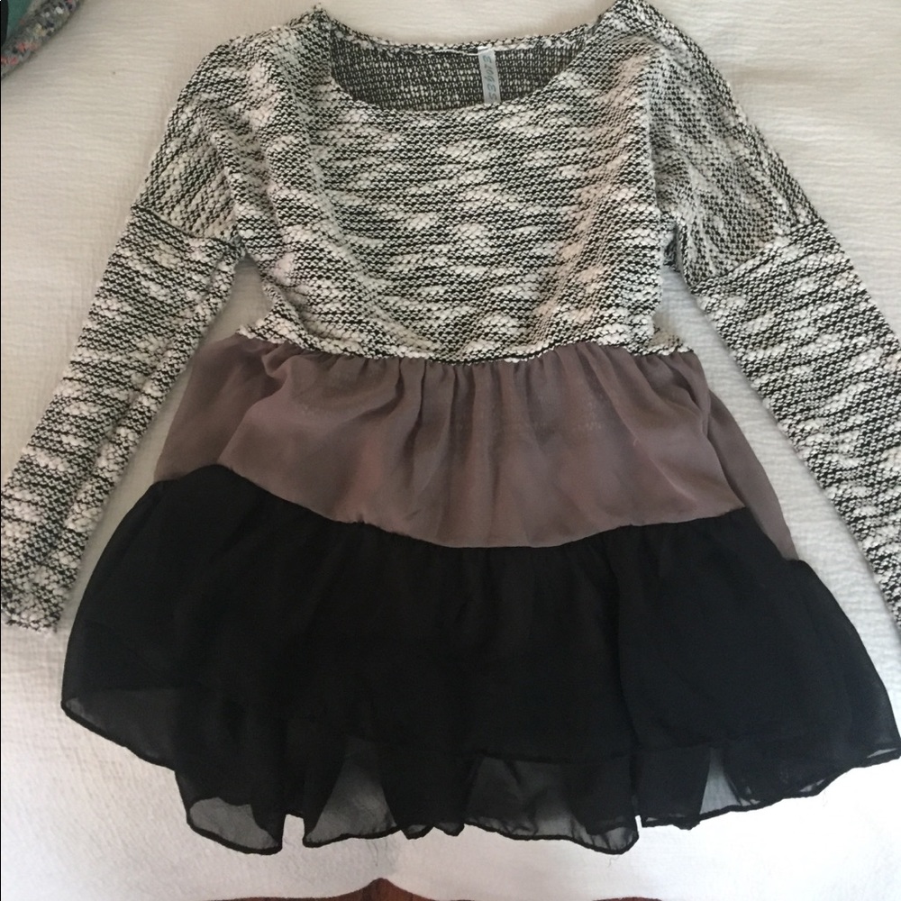 Eloges sweater with sheer hem