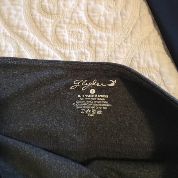 Yoga pants - Picture 2 of 3