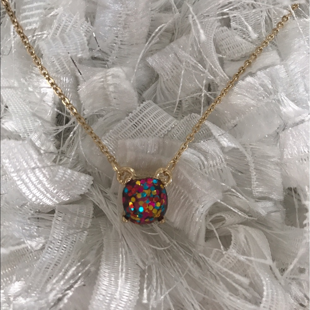 Stunning fashion necklace