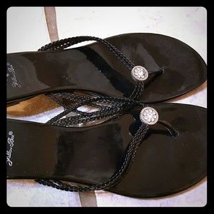 Strappy black yellowbox sandals