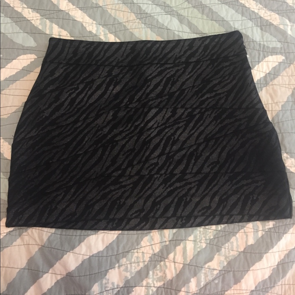Express dark zebra-stripe mini skirt size 0
