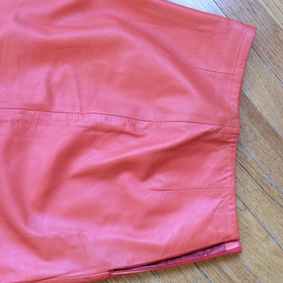Leather skirt by Armand Ventilo - Picture 3 of 4