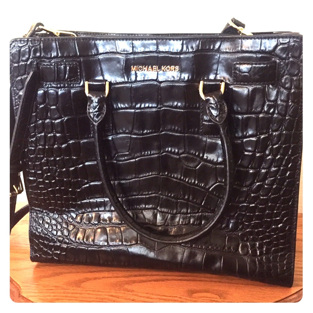 beautiful Michael Kors shoulder bag!!