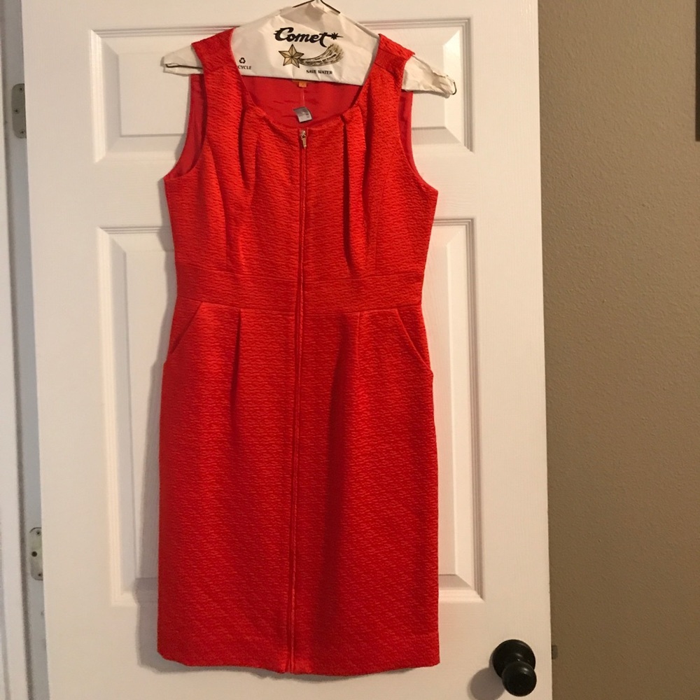 Tory Burch size 8. Dress with pockets and zipper.
