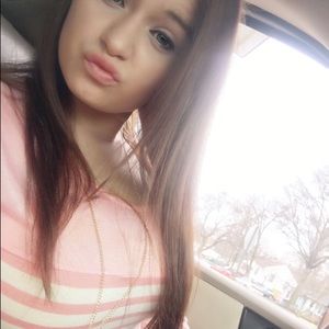 Meet your Posher, Danielle