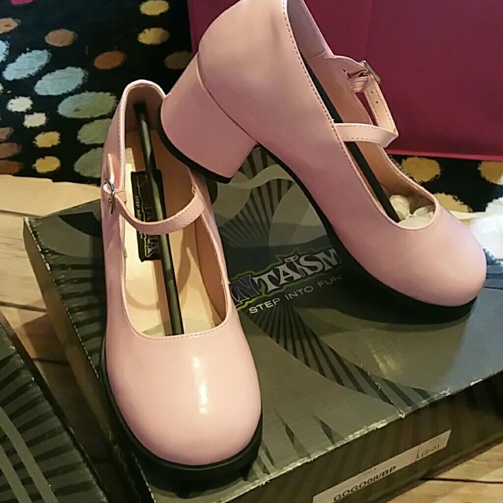 NIB FUNTASMA PINK GIRLS SHOES SZ 2YTH