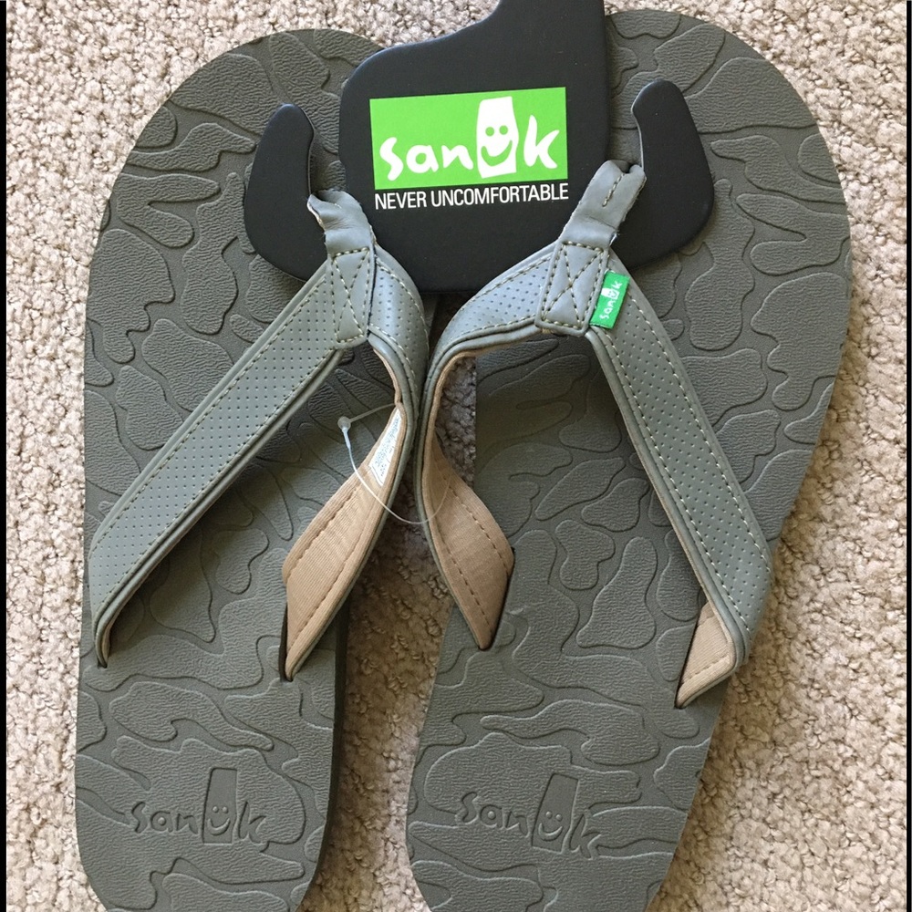 Size 10 men's Sanuk flip flops