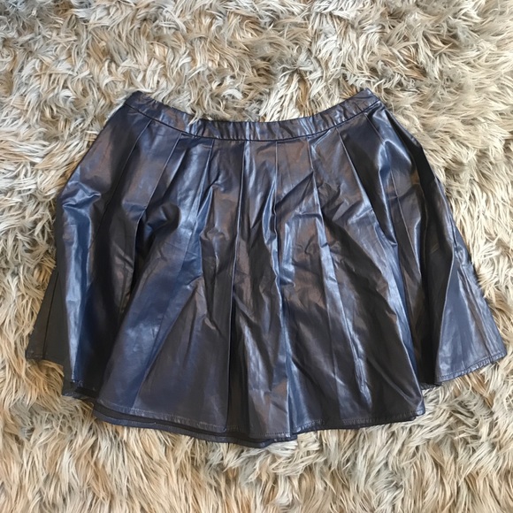 ASTR MINI SKIRT - Picture 2 of 4
