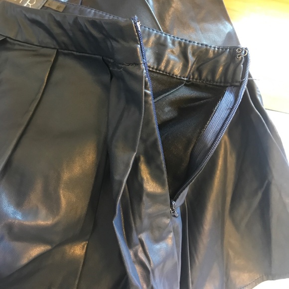 ASTR MINI SKIRT - Picture 4 of 4