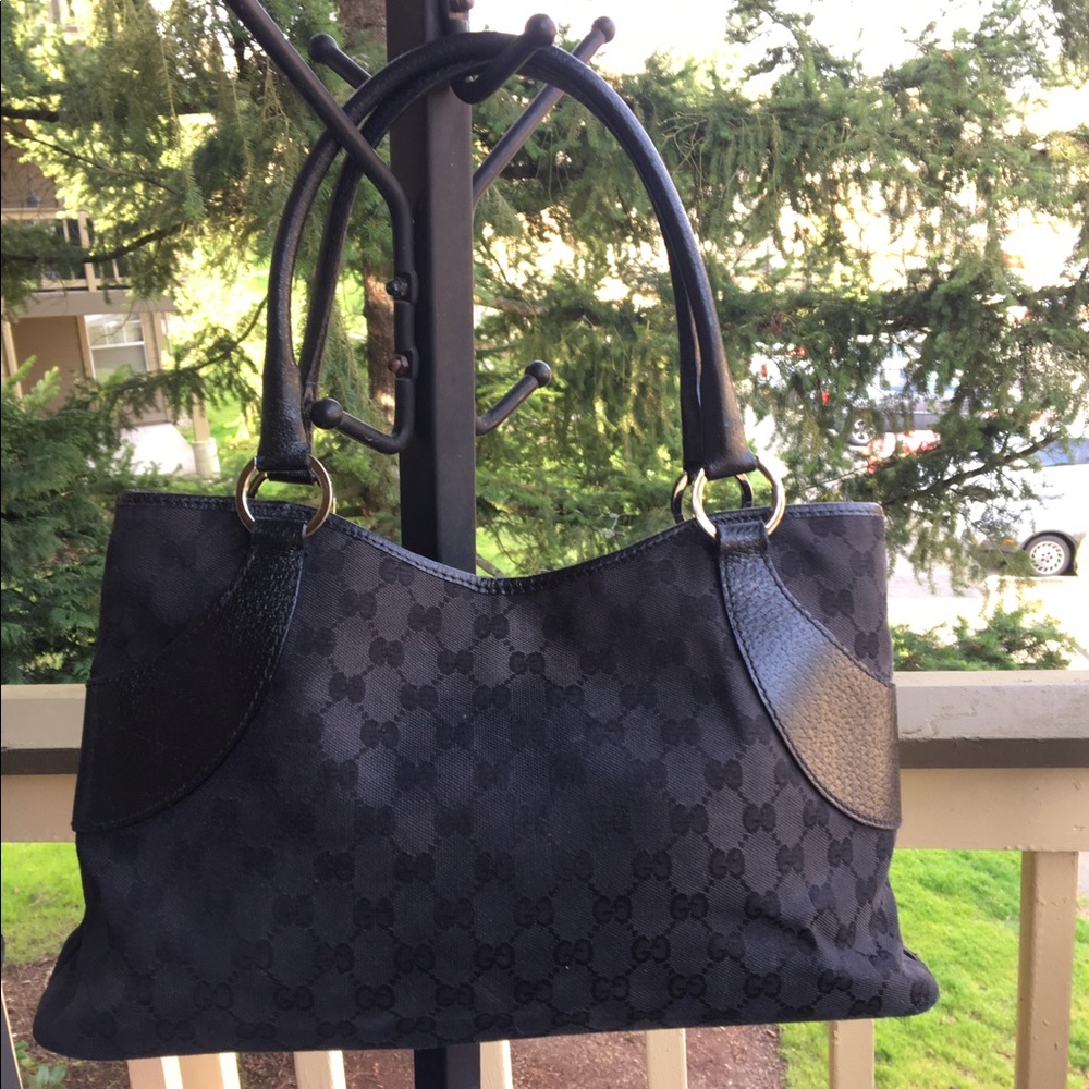 Authentic GUCCI Handbag - Picture 2 of 6