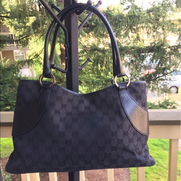 Authentic GUCCI Handbag - Picture 1 of 6
