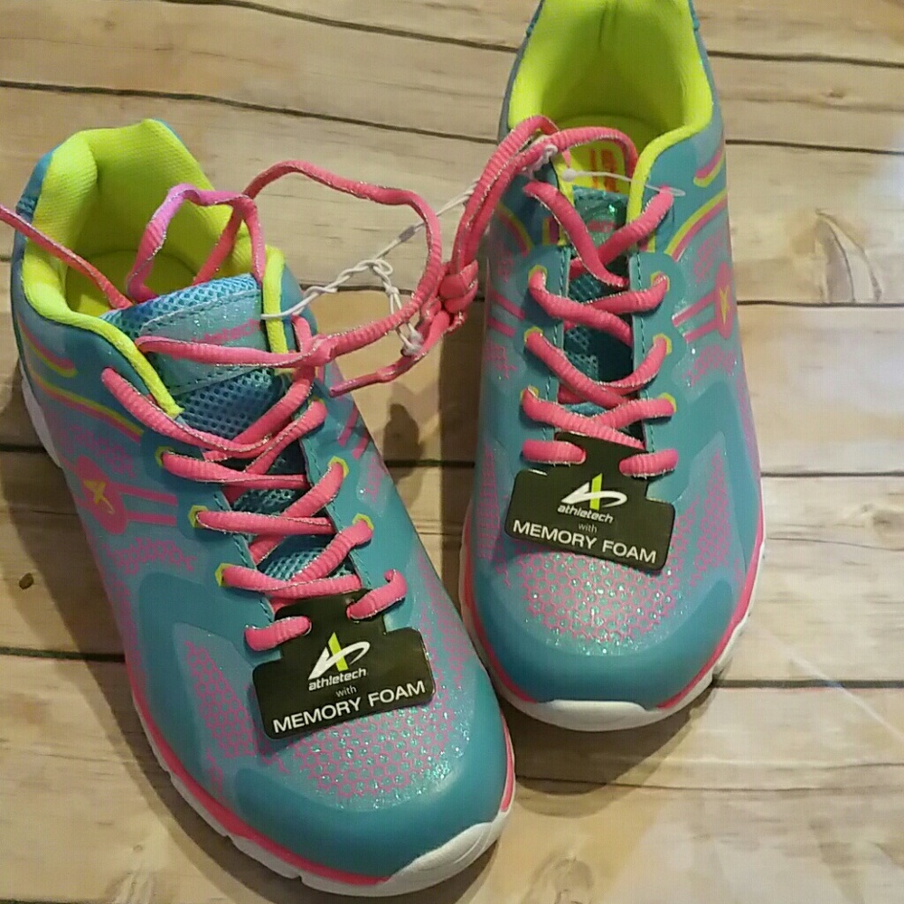NEW SZ 4 ATHLETECH GIRLS NON SKID MEMORY FOAM