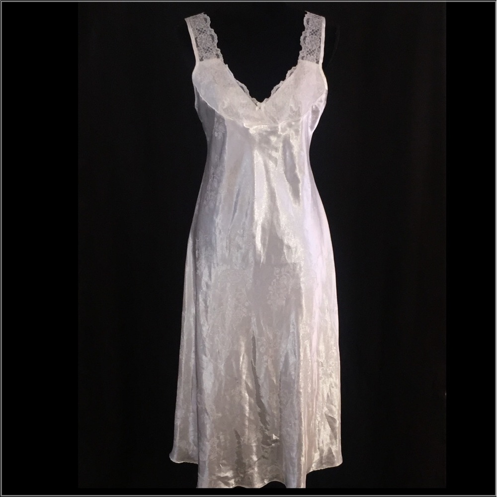 JONES NEW YORK NWOT Paisley & Lace Chemise Sz. M
