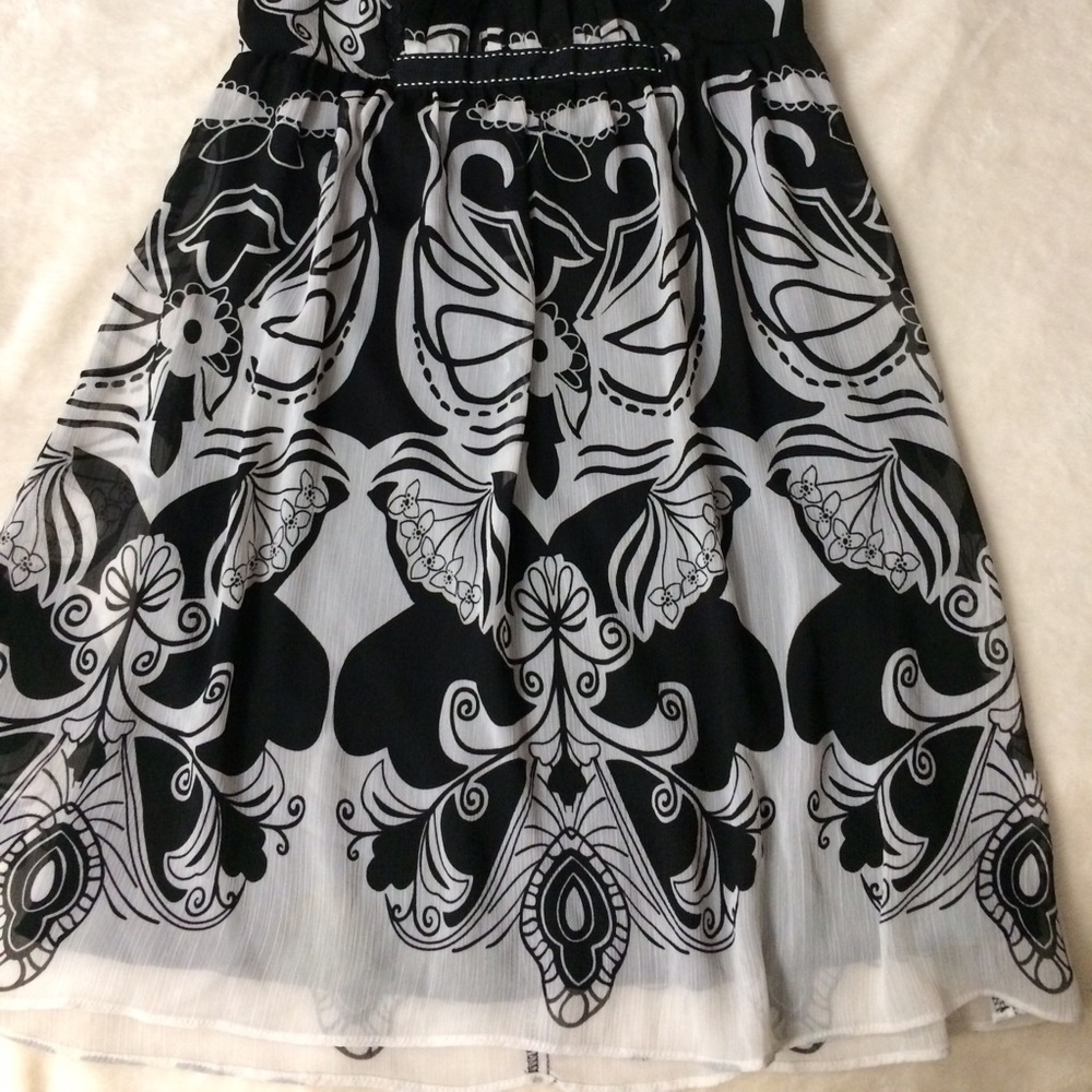 Dress - Picture 5 of 6