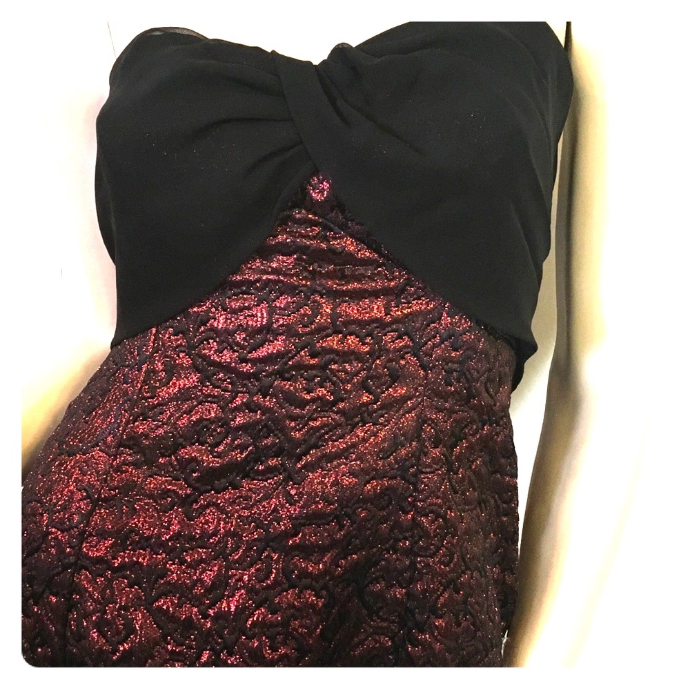 Strapless Textured Gown black wine 8/10 Medium