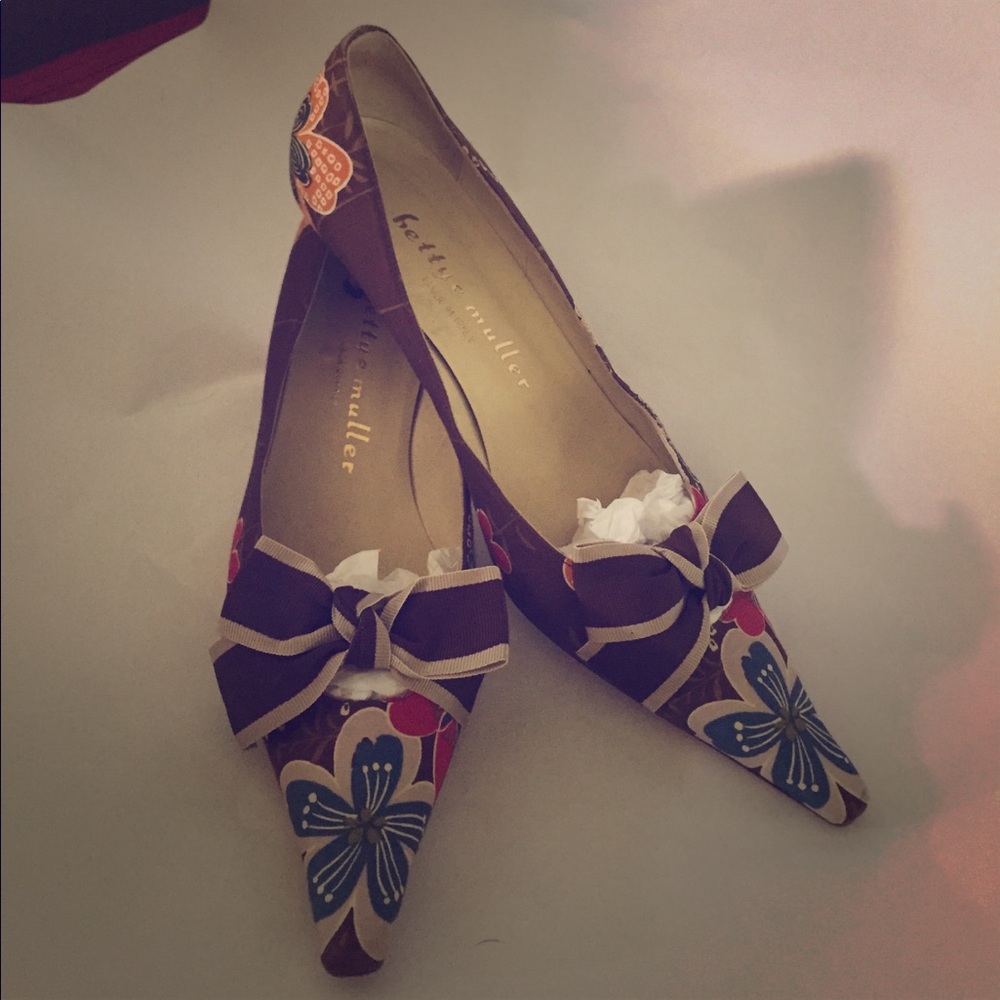 Bettye muller kitty heel 38.5 brown floral