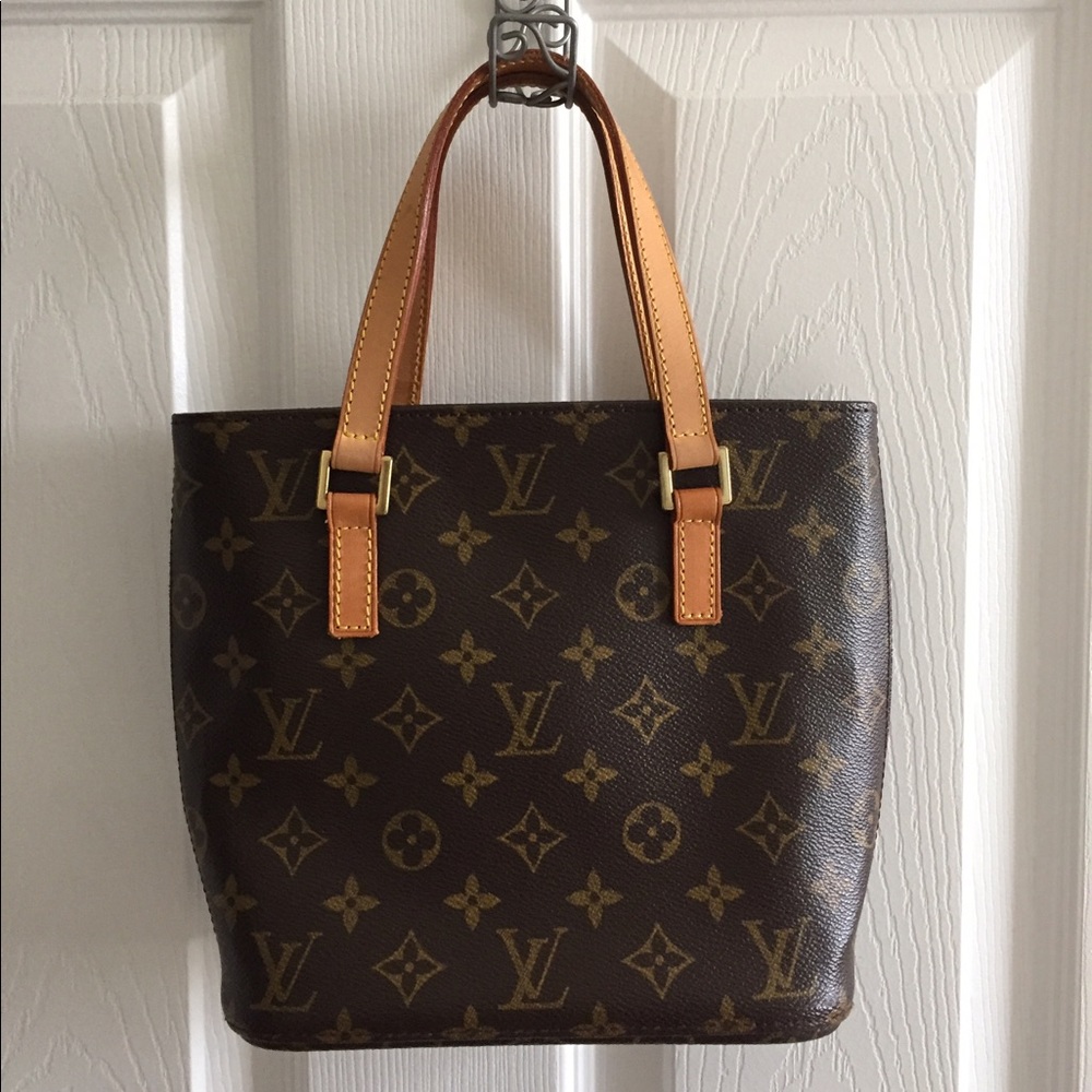 LOUIS VUITTON
Monogram Canvas Vavin PM Bag