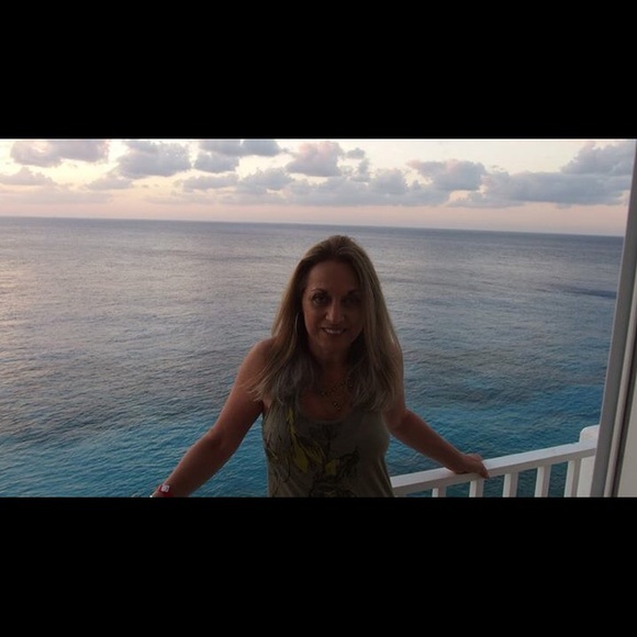 Meet your Posher, Nanci - Picture 3 of 4