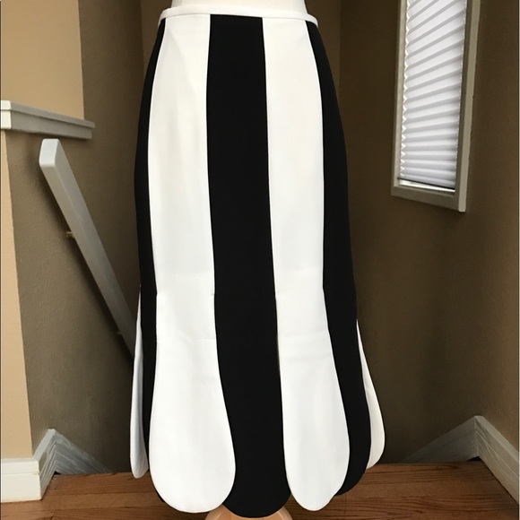Victoria Beckham x Target Scallop Skirt SZ 6 - Picture 4 of 6
