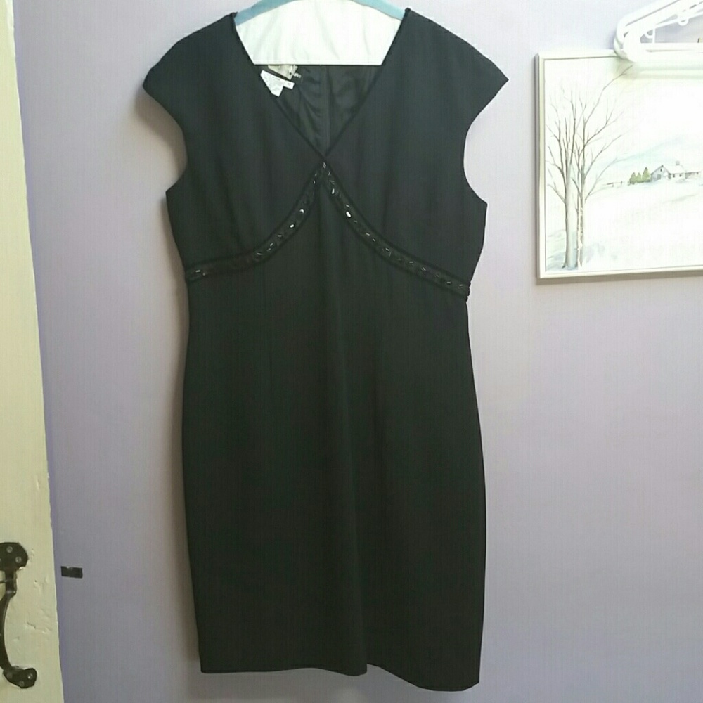 Super pretty black dressy dress