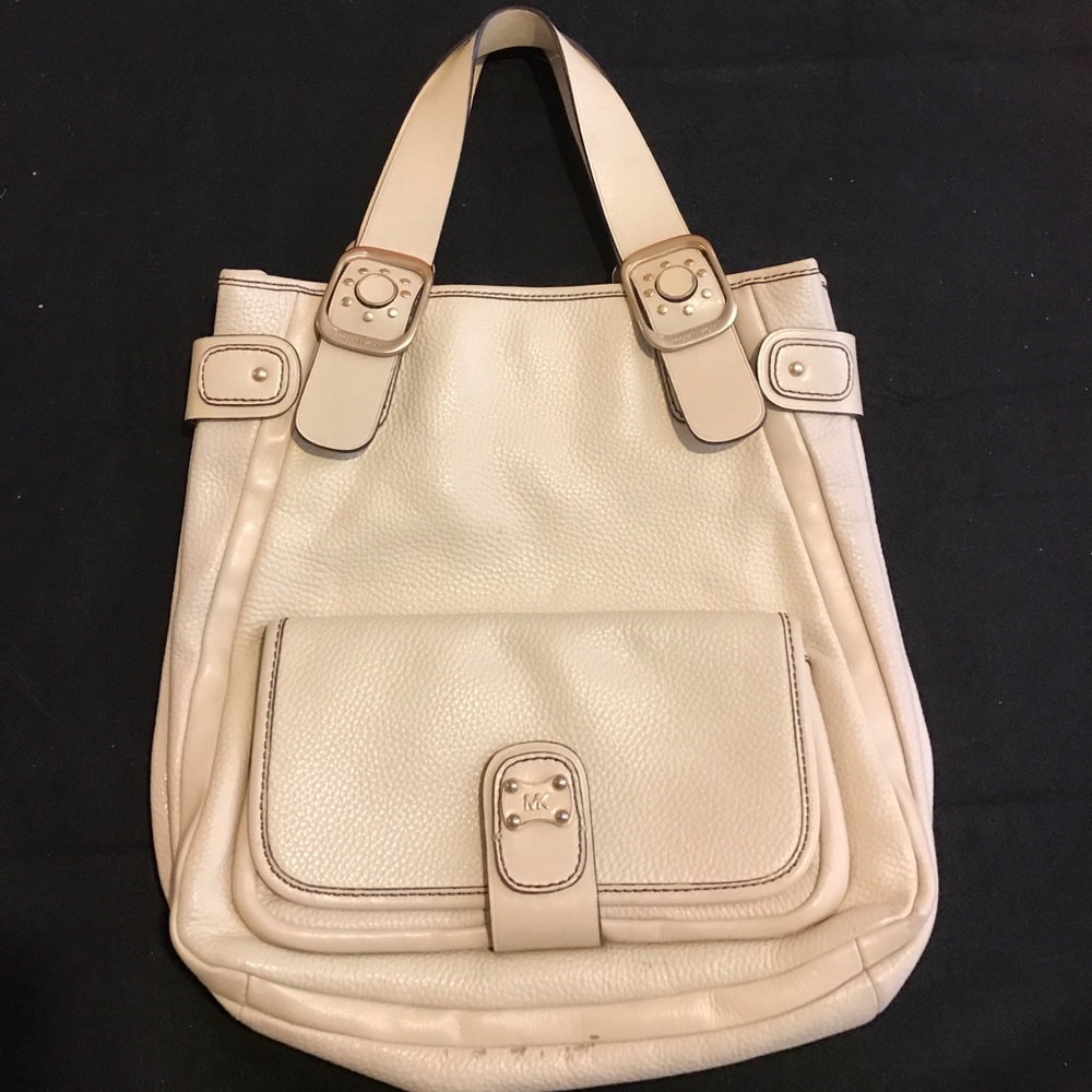 Michael Kors purse 👛