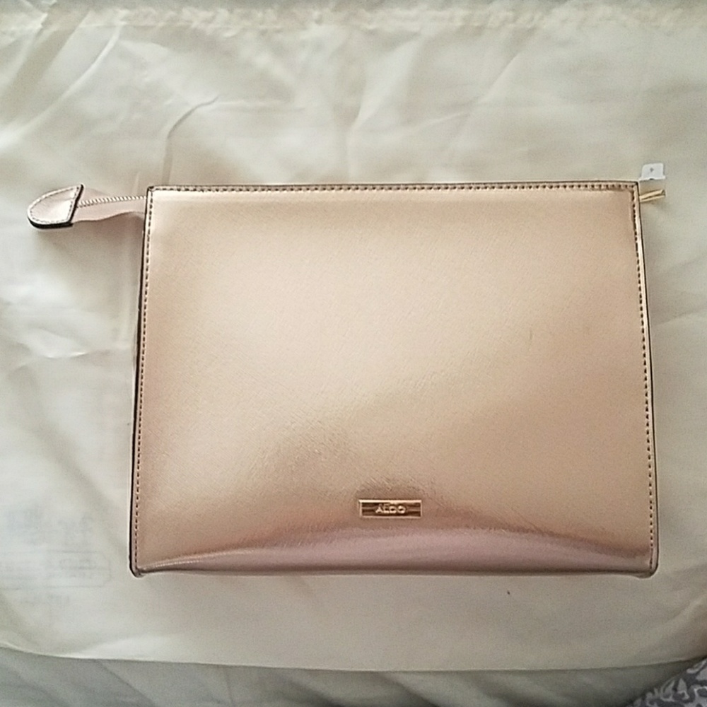 Champagne clutch