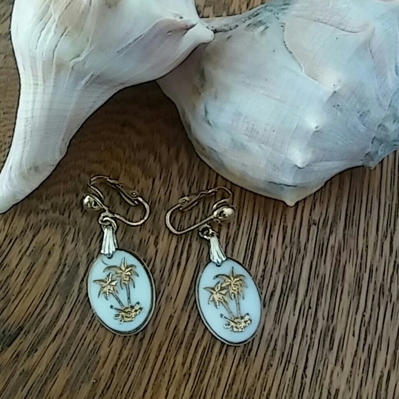 Vintage Palm Tree Earrings - Picture 1 of 6