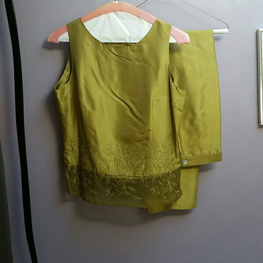 NWOT Pretty chartreuse dress pantsuit