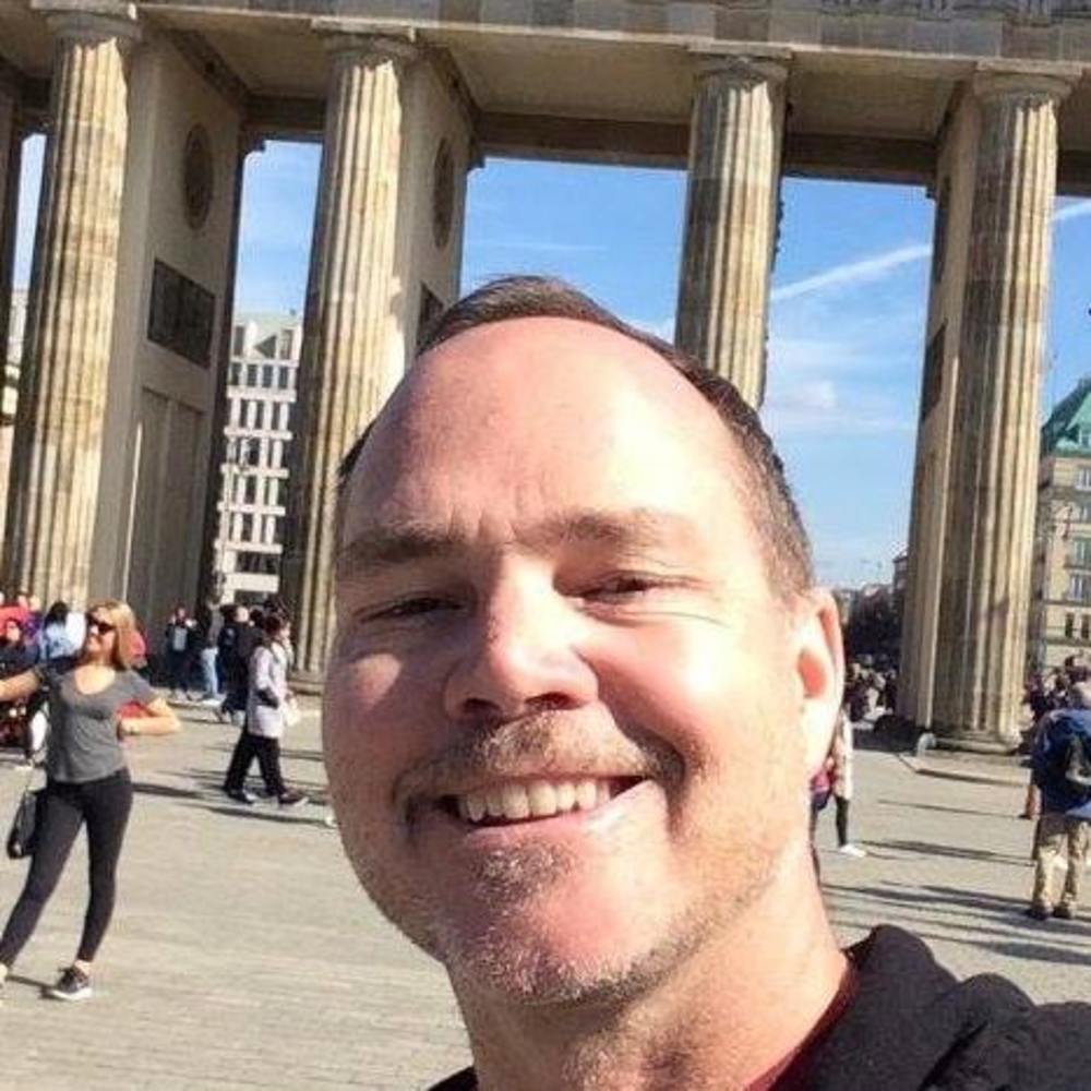 Meet your Posher, Dennis