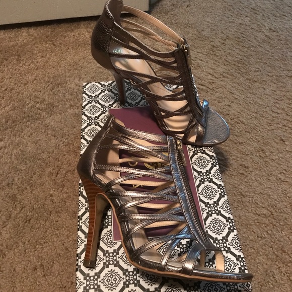 ISOLA Heels - Picture 1 of 5