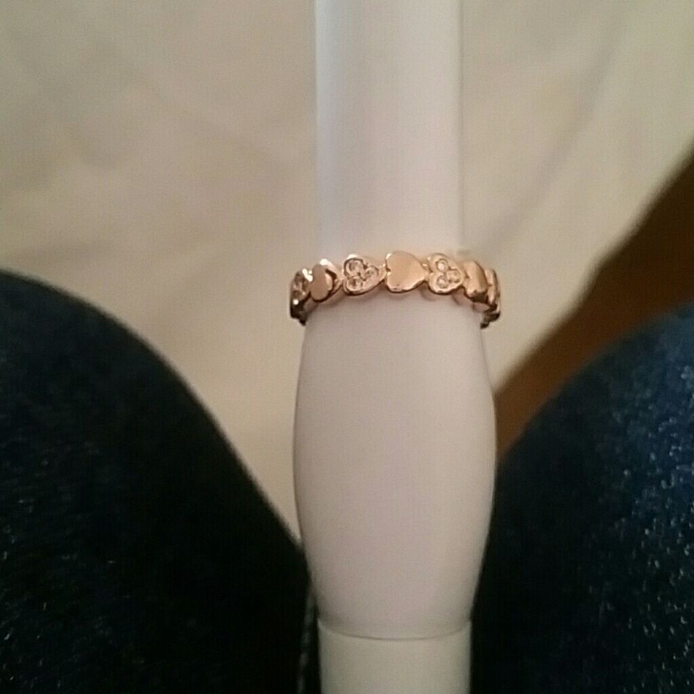 Petits bijoux circle of hearts ring