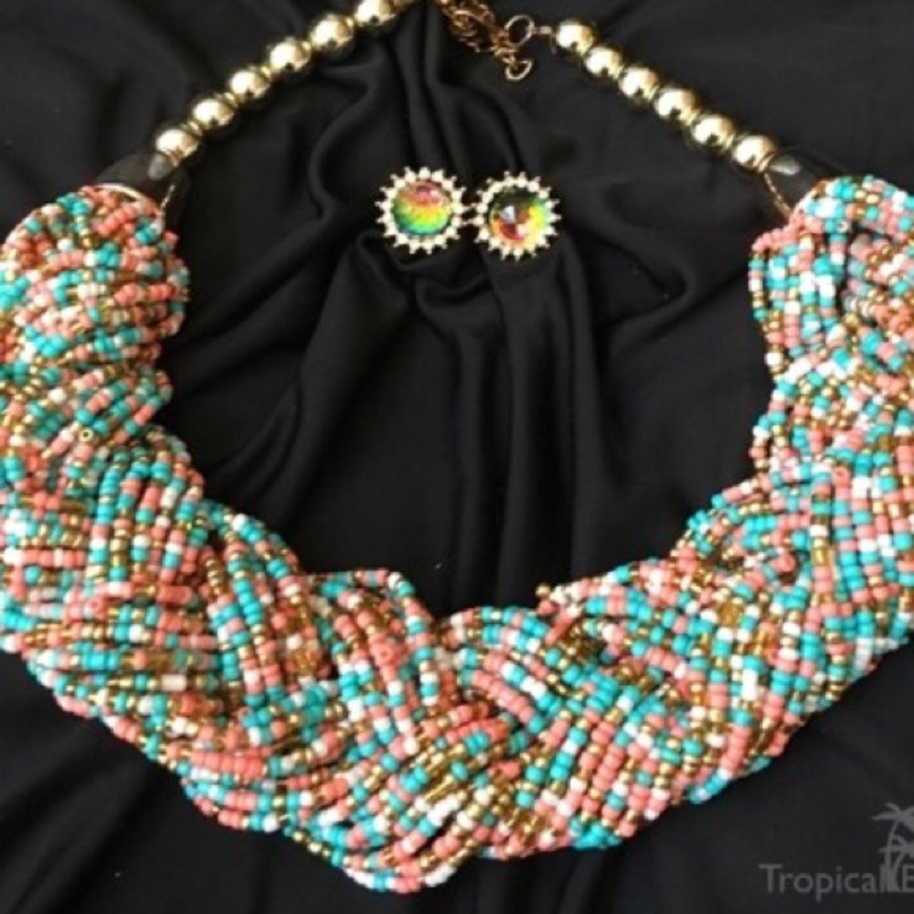 COLORFUL BEADS NECKLACE