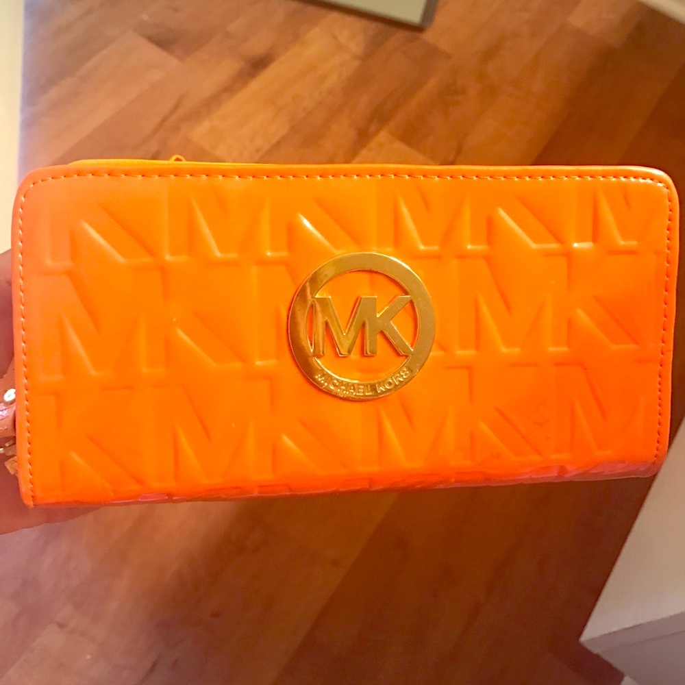 Micheal Kors wallet / wristlet