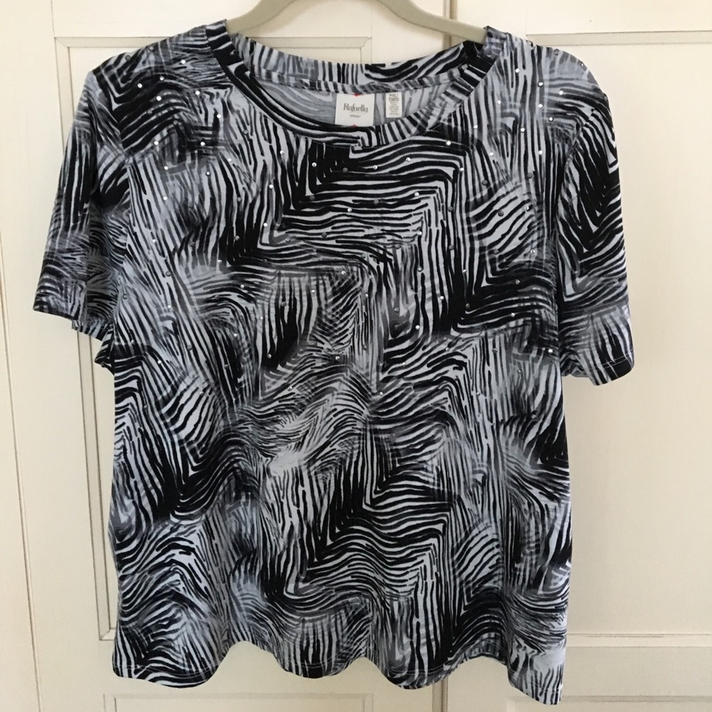 Short sleeve black and grey top