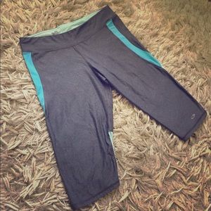 11k followers $11 sale🎉 [champion] gym capris//.