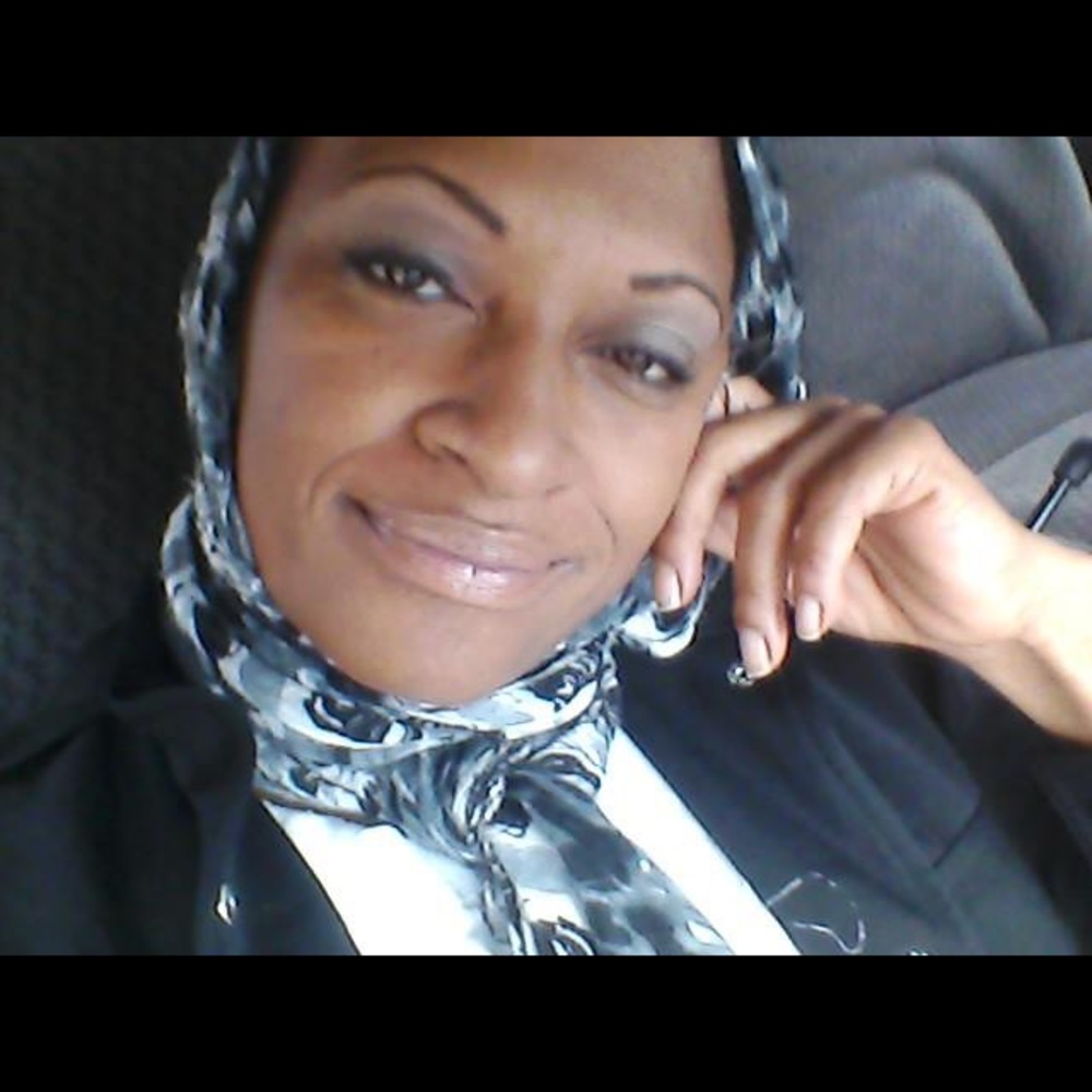 Meet your Posher, Leslie