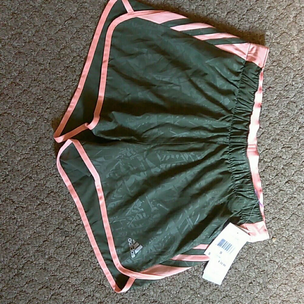 Adidas women running short sz S new
