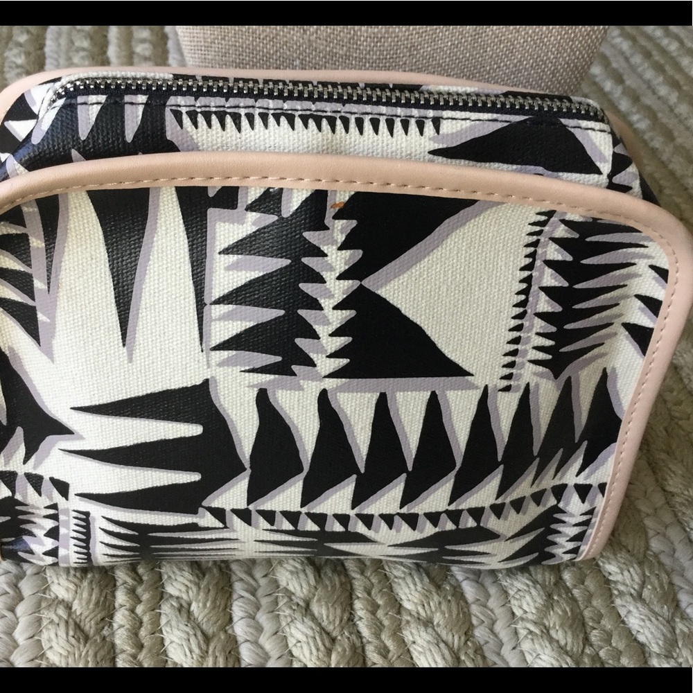 Beauty travel bag.