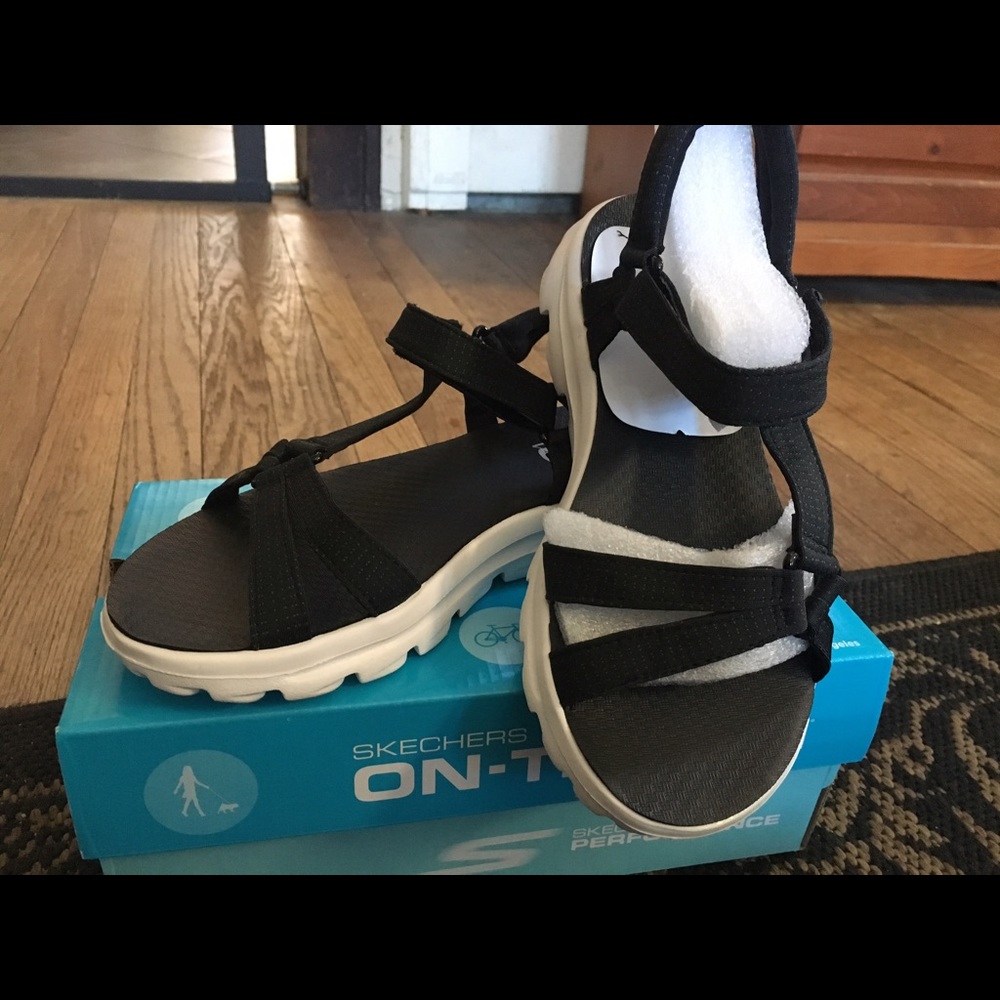 Brand new sketchers Sandals never worn