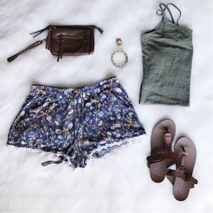 Floral flowy shorts with lace trim