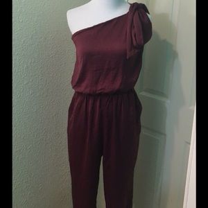 Bar III Women's One shoulder Jumpsuit. M Burgundy