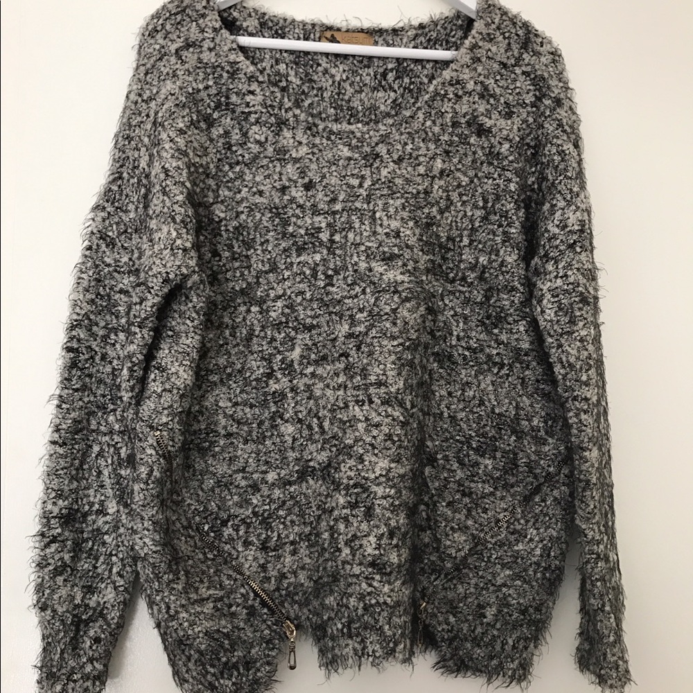 Sweater with zipper detail