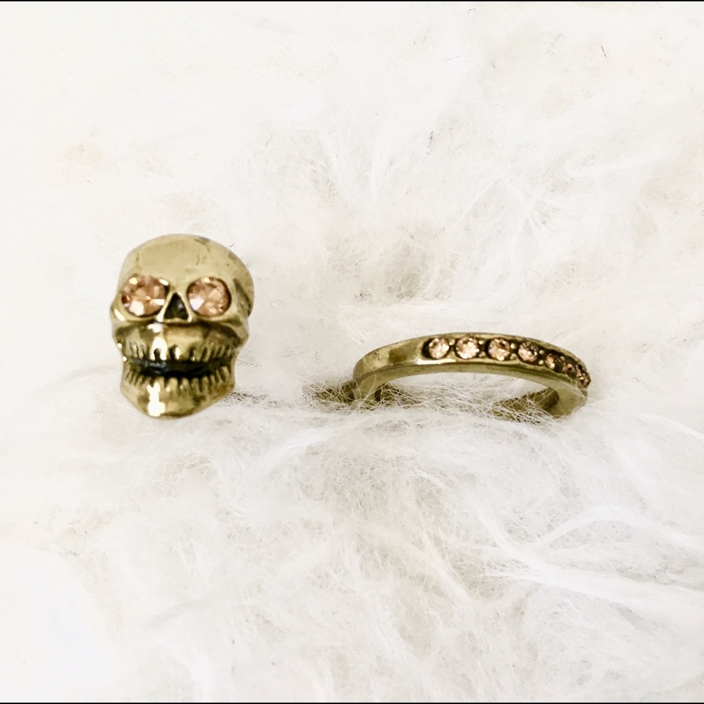 Double-Finger Skull Ring