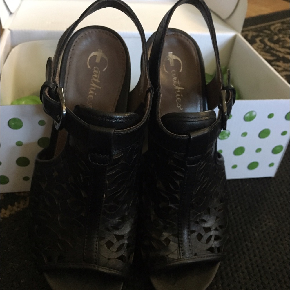 Earthies block heel open front shoes