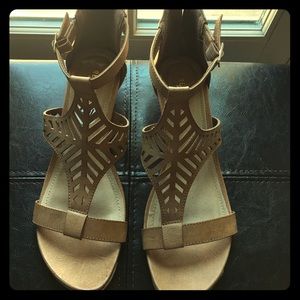 Kenneth Cole Sandals