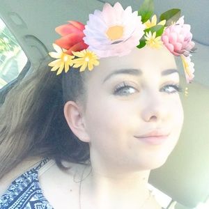 Meet your Posher, Ainsley