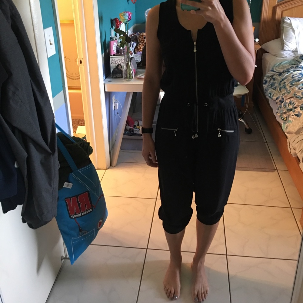 BLACK BAGGY JUMPSUIT