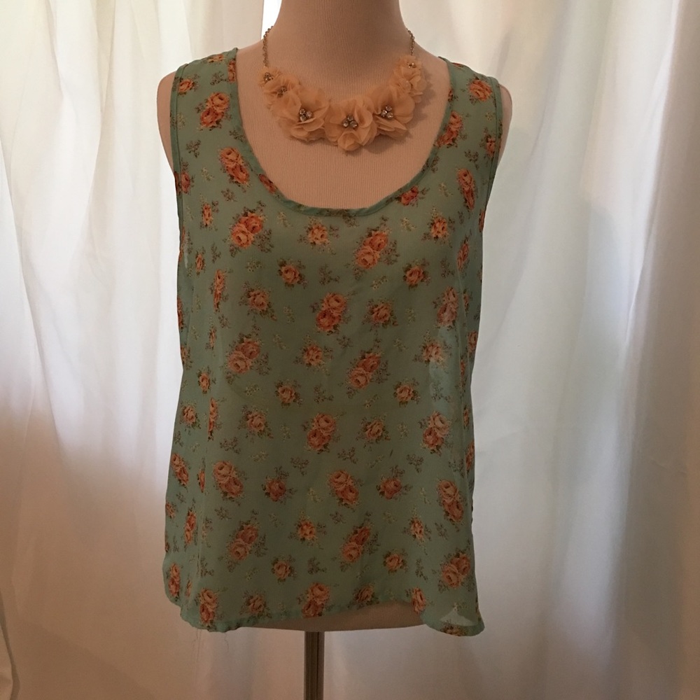Cute tulip back floral blouse