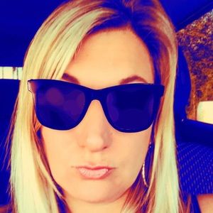 Meet your Posher, Jenn